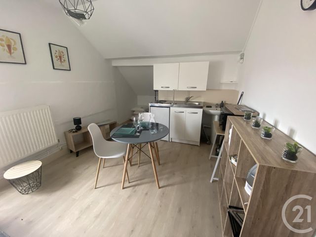 Appartement Chambre à louer - 1 pièce - 18.0 m2 - SOCHAUX - 25 - FRANCHE-COMTE - Century 21 Agence De La Gare