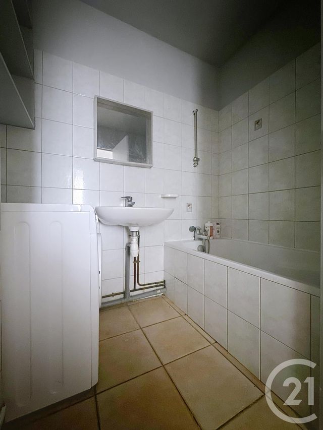 Appartement F3 à louer - 3 pièces - 58.0 m2 - SOCHAUX - 25 - FRANCHE-COMTE - Century 21 Agence De La Gare