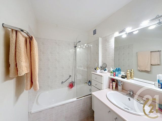 Appartement F3 à vendre - 3 pièces - 64.9 m2 - MONTBELIARD - 25 - FRANCHE-COMTE - Century 21 Agence De La Gare