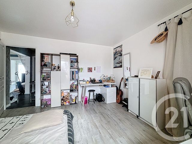 Appartement F5 à vendre - 5 pièces - 81.45 m2 - SELONCOURT - 25 - FRANCHE-COMTE - Century 21 Agence De La Gare
