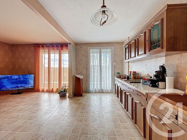 Appartement F5 à vendre - 5 pièces - 87.19 m2 - SOCHAUX - 25 - FRANCHE-COMTE - Century 21 Agence De La Gare