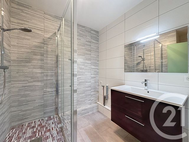 Appartement F5 à vendre - 5 pièces - 87.19 m2 - SOCHAUX - 25 - FRANCHE-COMTE - Century 21 Agence De La Gare