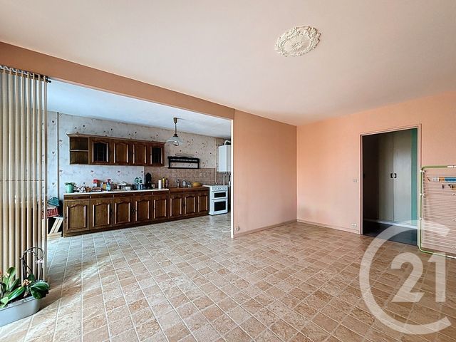 Appartement F5 à vendre - 5 pièces - 87.19 m2 - SOCHAUX - 25 - FRANCHE-COMTE - Century 21 Agence De La Gare