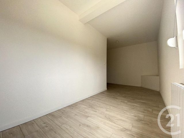 Appartement F3 à louer - 3 pièces - 75.0 m2 - CHAMPEY - 70 - FRANCHE-COMTE - Century 21 Agence De La Gare