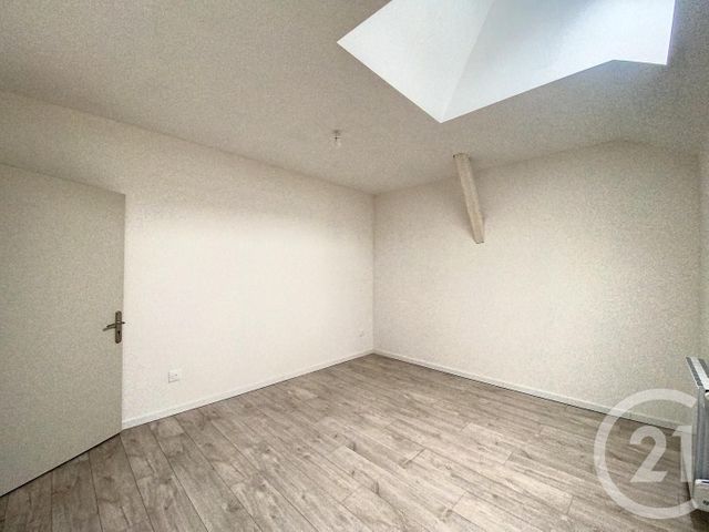 Appartement F3 à louer - 3 pièces - 75.0 m2 - CHAMPEY - 70 - FRANCHE-COMTE - Century 21 Agence De La Gare