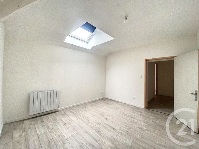 Appartement F3 à louer - 3 pièces - 75.0 m2 - CHAMPEY - 70 - FRANCHE-COMTE - Century 21 Agence De La Gare