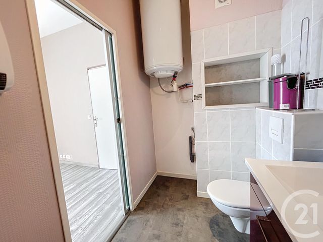 Appartement T2 à louer - 2 pièces - 30.0 m2 - MONTBELIARD - 25 - FRANCHE-COMTE - Century 21 Agence De La Gare