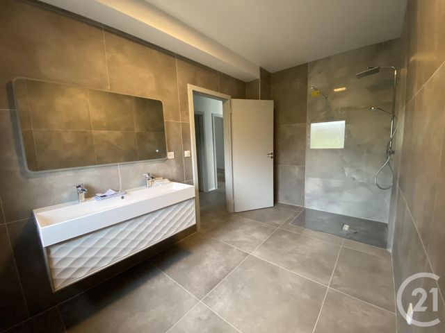 Appartement F5 à louer - 5 pièces - 120.0 m2 - ETUPES - 25 - FRANCHE-COMTE - Century 21 Agence De La Gare