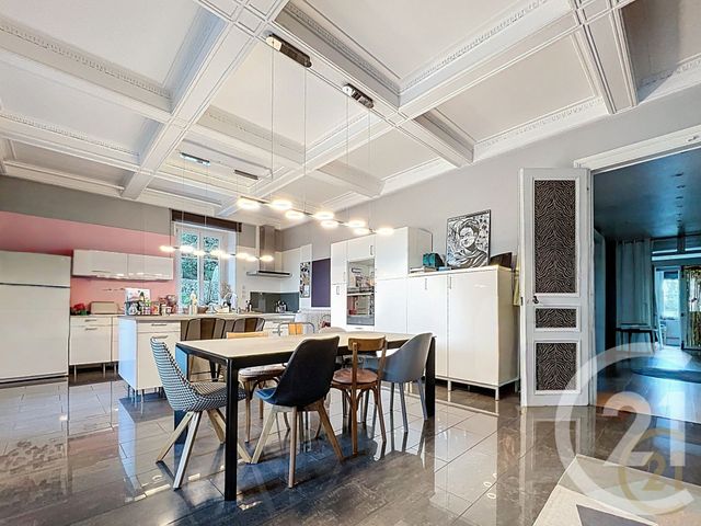 Appartement F5 à vendre - 5 pièces - 170.9 m2 - VALENTIGNEY - 25 - FRANCHE-COMTE - Century 21 Agence De La Gare