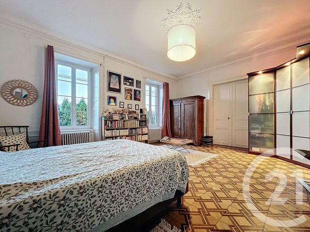 Appartement F5 à vendre - 5 pièces - 170.9 m2 - VALENTIGNEY - 25 - FRANCHE-COMTE - Century 21 Agence De La Gare