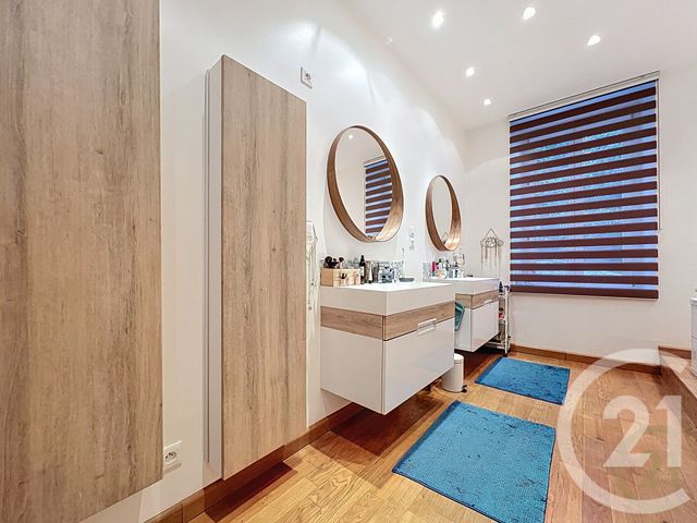 Appartement F5 à vendre - 5 pièces - 170.9 m2 - VALENTIGNEY - 25 - FRANCHE-COMTE - Century 21 Agence De La Gare