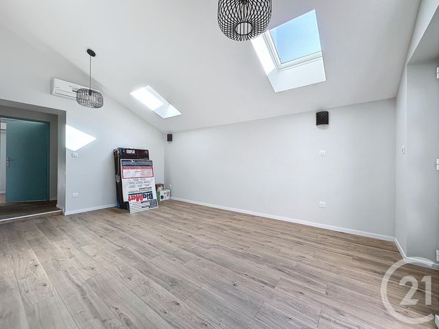 Appartement T3 à louer - 3 pièces - 50.0 m2 - MONTBELIARD - 25 - FRANCHE-COMTE - Century 21 Agence De La Gare