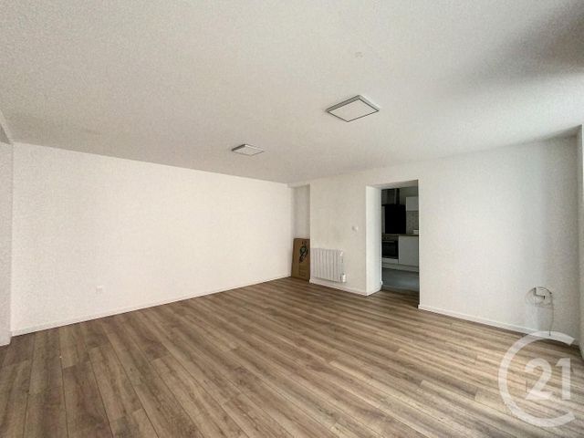 Appartement F2 à louer - 2 pièces - 55.0 m2 - MONTBELIARD - 25 - FRANCHE-COMTE - Century 21 Agence De La Gare