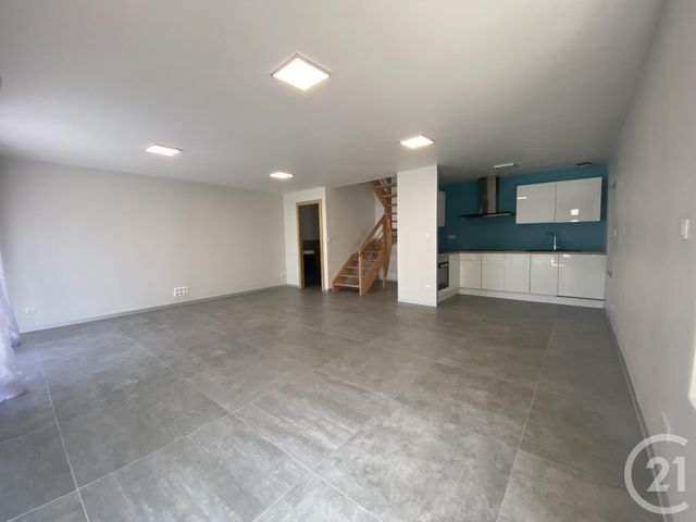 Appartement F3 à louer - 3 pièces - 80.0 m2 - ETUPES - 25 - FRANCHE-COMTE - Century 21 Agence De La Gare