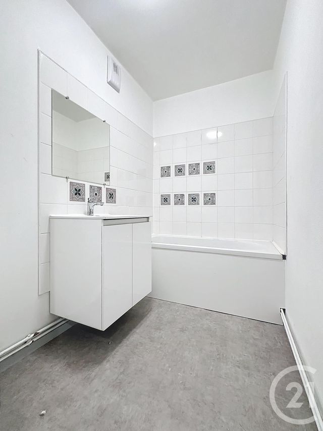 Appartement F2 à louer - 2 pièces - 56.0 m2 - AUDINCOURT - 25 - FRANCHE-COMTE - Century 21 Agence De La Gare