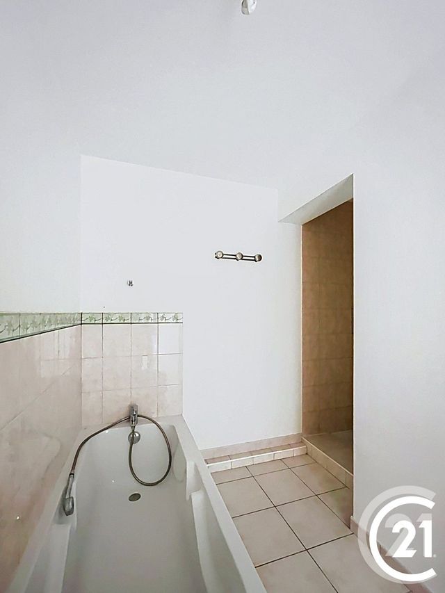 Appartement F5 à vendre - 5 pièces - 97.2 m2 - DASLE - 25 - FRANCHE-COMTE - Century 21 Agence De La Gare