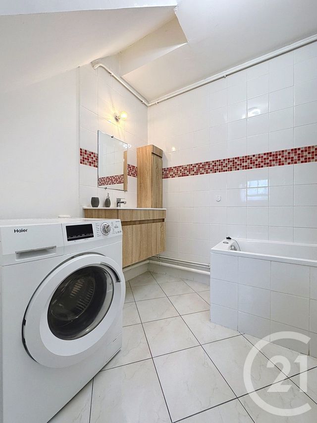 Appartement F3 à louer - 3 pièces - 58.0 m2 - DELLE - 90 - FRANCHE-COMTE - Century 21 Agence De La Gare