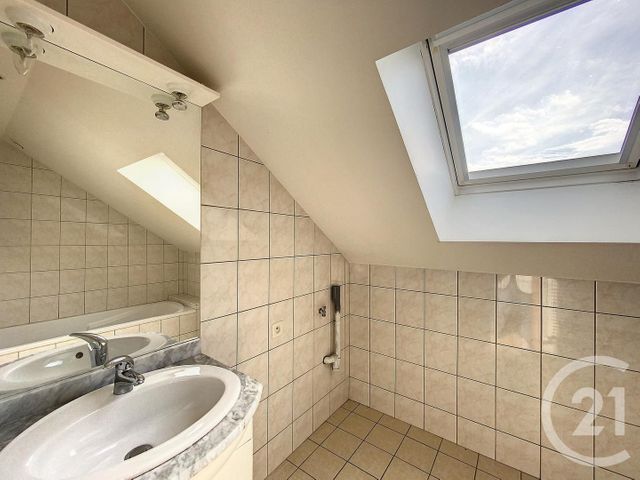 Appartement F4 à louer - 4 pièces - 80.6 m2 - VOUJEAUCOURT - 25 - FRANCHE-COMTE - Century 21 Agence De La Gare