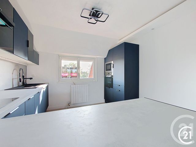 Appartement F6 à vendre - 6 pièces - 109.13 m2 - MONTBELIARD - 25 - FRANCHE-COMTE - Century 21 Agence De La Gare