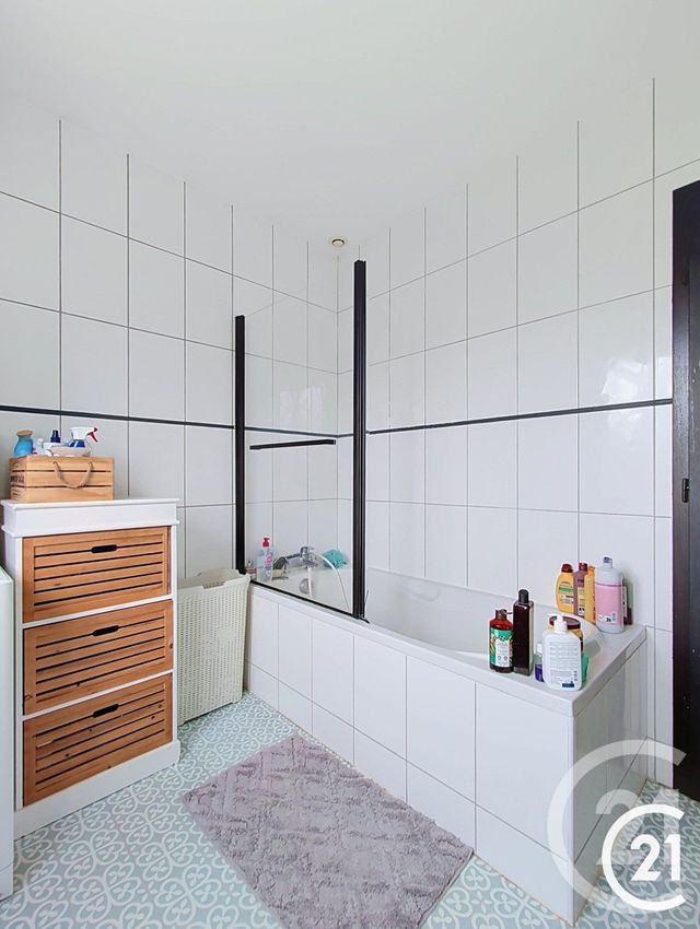 Appartement F5 à vendre - 5 pièces - 87.27 m2 - VOUJEAUCOURT - 25 - FRANCHE-COMTE - Century 21 Agence De La Gare