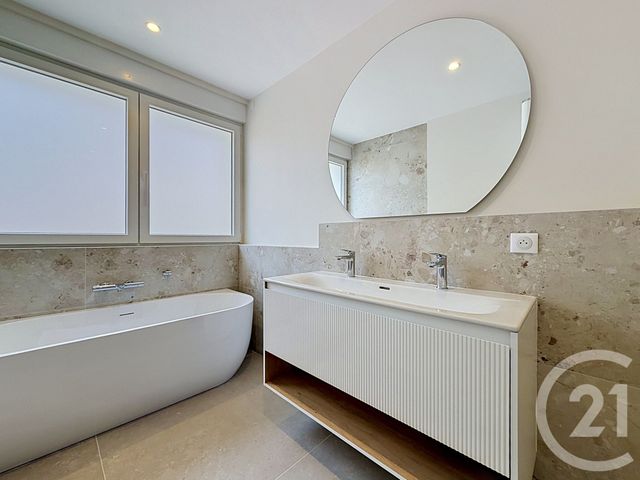 Appartement F5 à vendre - 5 pièces - 125.4 m2 - MONTBELIARD - 25 - FRANCHE-COMTE - Century 21 Agence De La Gare