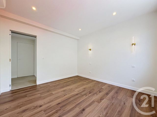 Appartement F5 à vendre - 5 pièces - 125.4 m2 - MONTBELIARD - 25 - FRANCHE-COMTE - Century 21 Agence De La Gare