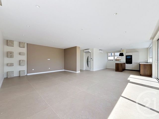 Appartement F5 à vendre - 5 pièces - 125.4 m2 - MONTBELIARD - 25 - FRANCHE-COMTE - Century 21 Agence De La Gare