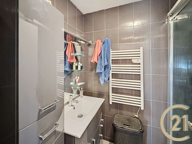 Appartement F3 à vendre - 3 pièces - 54.21 m2 - GRAND CHARMONT - 25 - FRANCHE-COMTE - Century 21 Agence De La Gare