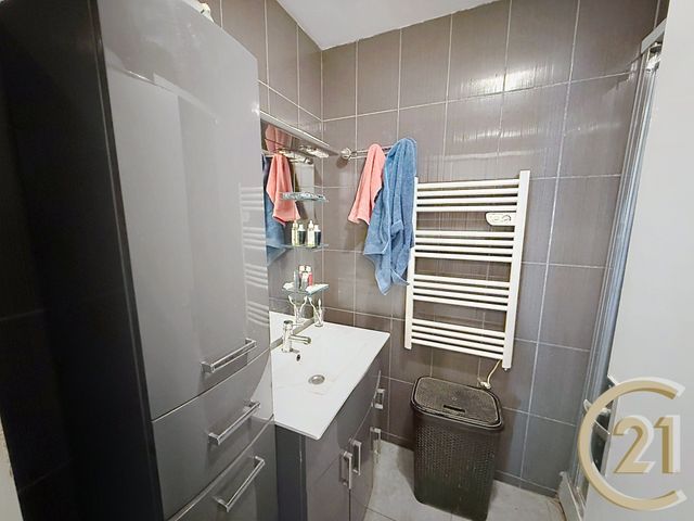 Appartement F3 à vendre - 3 pièces - 54.21 m2 - GRAND CHARMONT - 25 - FRANCHE-COMTE - Century 21 Agence De La Gare