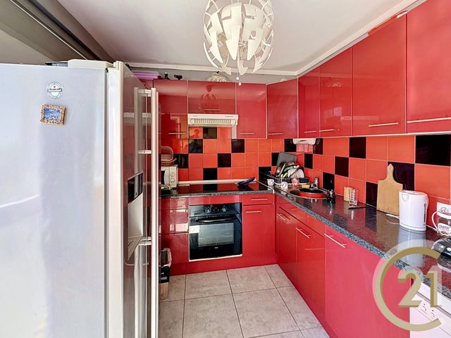 Appartement F3 à vendre - 3 pièces - 54.21 m2 - GRAND CHARMONT - 25 - FRANCHE-COMTE - Century 21 Agence De La Gare