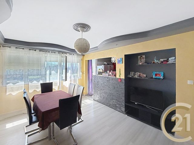 Appartement F3 à vendre - 3 pièces - 54.21 m2 - GRAND CHARMONT - 25 - FRANCHE-COMTE - Century 21 Agence De La Gare