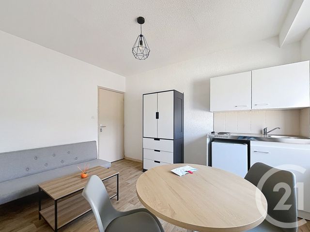 Appartement Chambre à louer - 1 pièce - 15.0 m2 - SOCHAUX - 25 - FRANCHE-COMTE - Century 21 Agence De La Gare