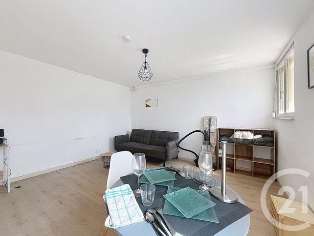 Appartement Studio à louer - 1 pièce - 25.0 m2 - SOCHAUX - 25 - FRANCHE-COMTE - Century 21 Agence De La Gare
