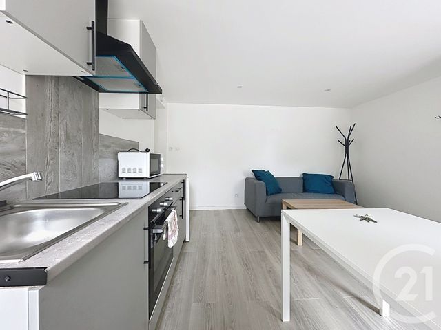 Appartement F2 à louer - 2 pièces - 37.0 m2 - TREVENANS - 90 - FRANCHE-COMTE - Century 21 Agence De La Gare