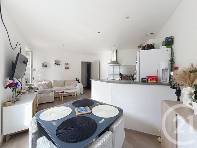 Appartement F3 à louer - 3 pièces - 51.0 m2 - AUDINCOURT - 25 - FRANCHE-COMTE - Century 21 Agence De La Gare