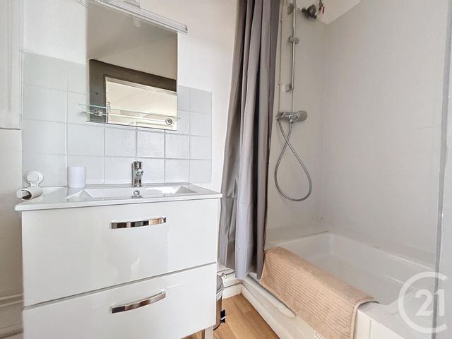 Appartement F1 à louer - 1 pièce - 33.0 m2 - MANDEURE - 25 - FRANCHE-COMTE - Century 21 Agence De La Gare