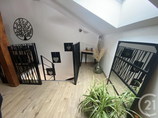 Appartement Loft à louer - 5 pièces - 115.0 m2 - LUZE - 70 - FRANCHE-COMTE - Century 21 Agence De La Gare