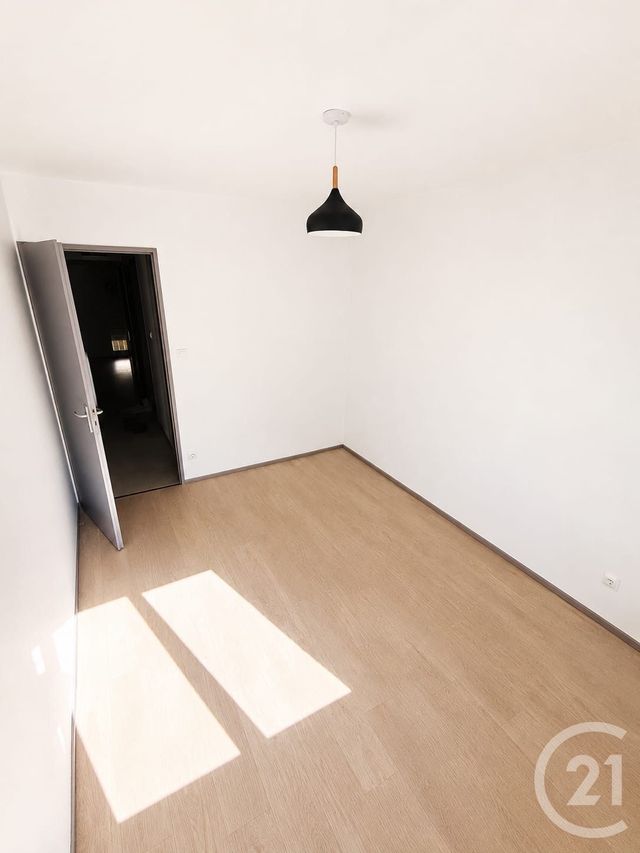 Appartement F4 à louer - 4 pièces - 77.1 m2 - VIEUX CHARMONT - 25 - FRANCHE-COMTE - Century 21 Agence De La Gare