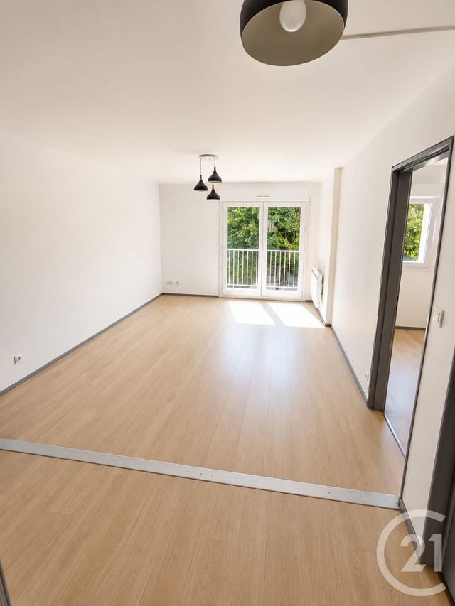 Appartement F4 à louer - 4 pièces - 77.1 m2 - VIEUX CHARMONT - 25 - FRANCHE-COMTE - Century 21 Agence De La Gare