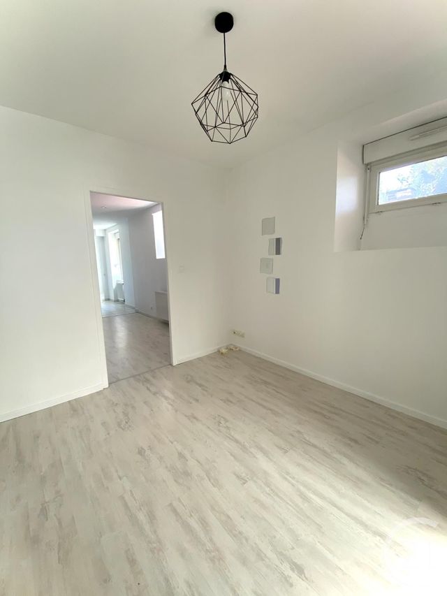 Appartement F2 à louer - 2 pièces - 48.0 m2 - AUDINCOURT - 25 - FRANCHE-COMTE - Century 21 Agence De La Gare