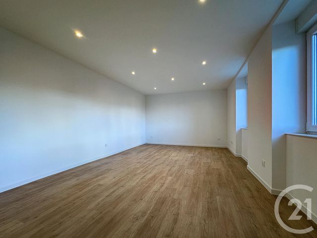 Appartement F5 à louer - 5 pièces - 115.0 m2 - MONTBELIARD - 25 - FRANCHE-COMTE - Century 21 Agence De La Gare