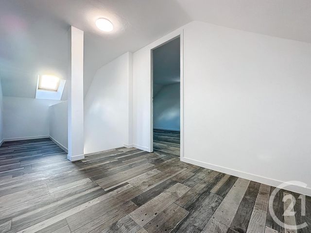 Appartement F5 à louer - 5 pièces - 115.0 m2 - MONTBELIARD - 25 - FRANCHE-COMTE - Century 21 Agence De La Gare