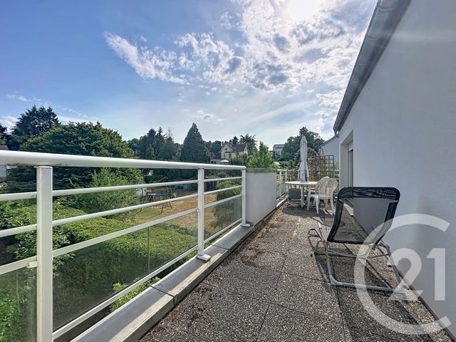 Appartement F3 à louer - 3 pièces - 74.0 m2 - MONTBELIARD - 25 - FRANCHE-COMTE - Century 21 Agence De La Gare