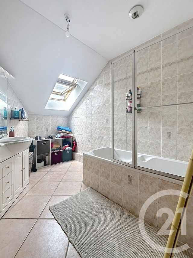 Appartement F3 à louer - 3 pièces - 74.0 m2 - MONTBELIARD - 25 - FRANCHE-COMTE - Century 21 Agence De La Gare