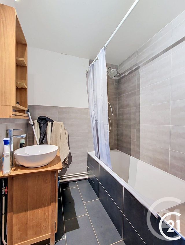 Appartement F2 à vendre - 2 pièces - 49.81 m2 - MONTBELIARD - 25 - FRANCHE-COMTE - Century 21 Agence De La Gare