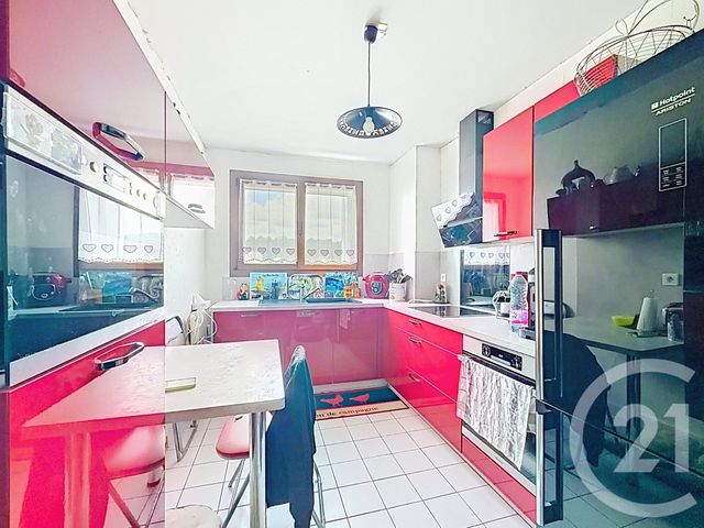 Appartement F4 à vendre - 4 pièces - 81.0 m2 - SOCHAUX - 25 - FRANCHE-COMTE - Century 21 Agence De La Gare