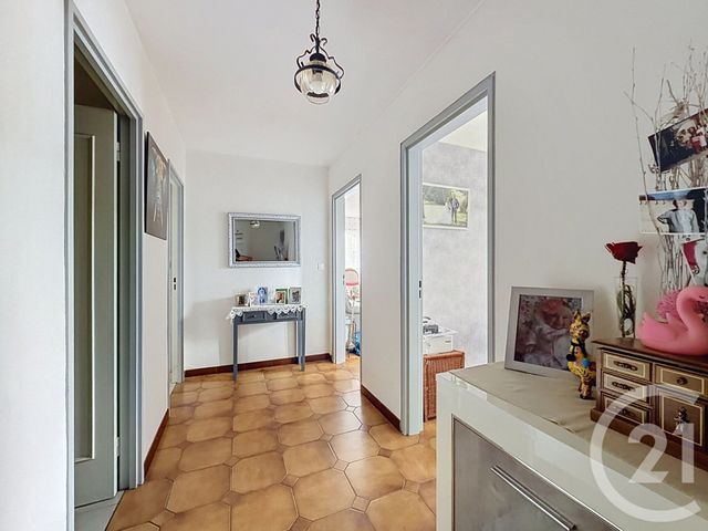 Appartement F4 à vendre - 4 pièces - 81.0 m2 - SOCHAUX - 25 - FRANCHE-COMTE - Century 21 Agence De La Gare