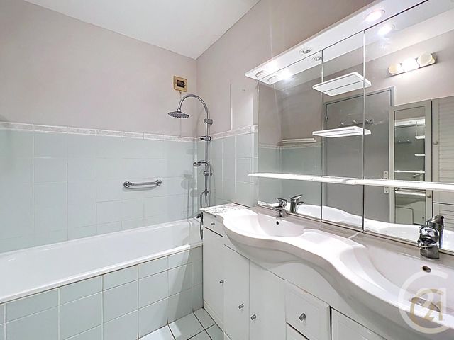 Appartement F6 à vendre - 5 pièces - 106.66 m2 - MONTBELIARD - 25 - FRANCHE-COMTE - Century 21 Agence De La Gare