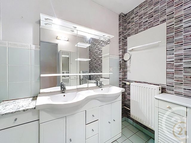 Appartement F6 à vendre - 5 pièces - 106.66 m2 - MONTBELIARD - 25 - FRANCHE-COMTE - Century 21 Agence De La Gare
