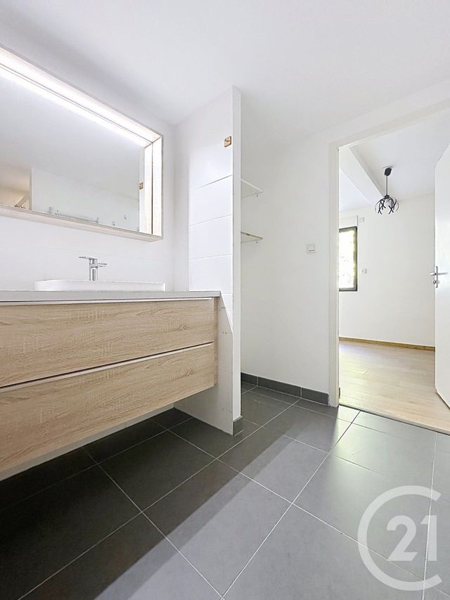 Appartement F4 à louer - 4 pièces - 90.0 m2 - MONTBELIARD - 25 - FRANCHE-COMTE - Century 21 Agence De La Gare